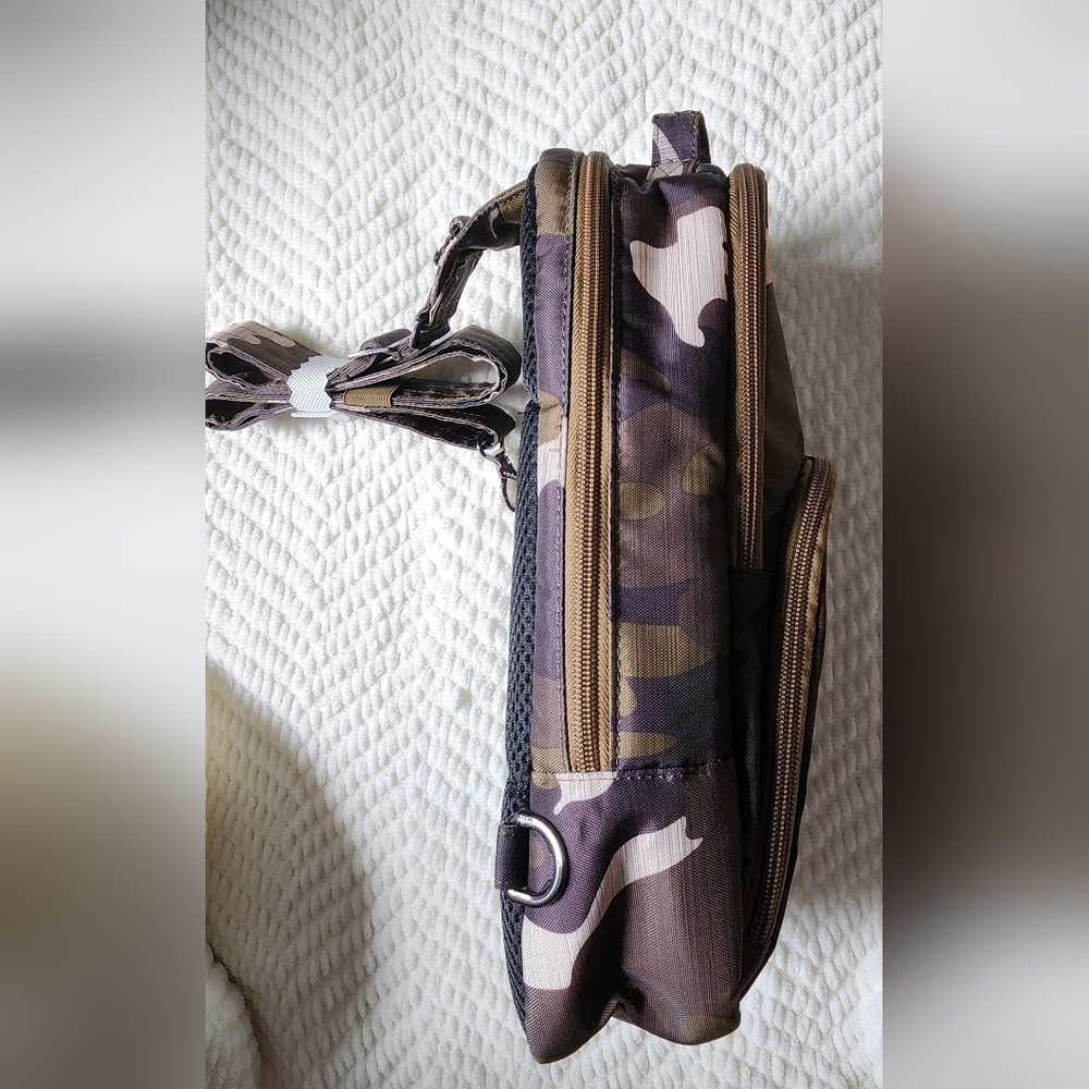 LUG Starboard Brushed Sling Bag - Brushed Camo Olive - Picture 10 of 12